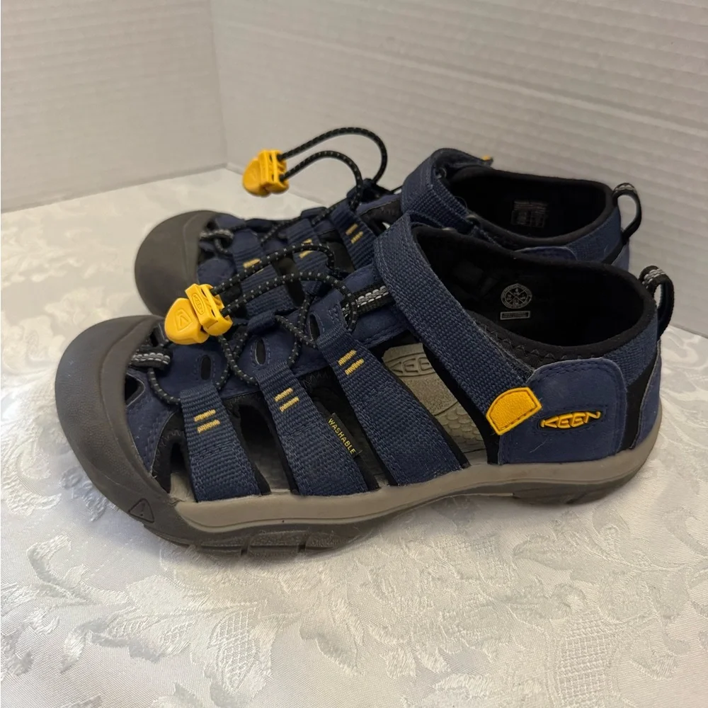 Keen Newport H2 Kids Size 4 Blue Waterproof Sandal Hiking Shoe Coastal‎ Washable